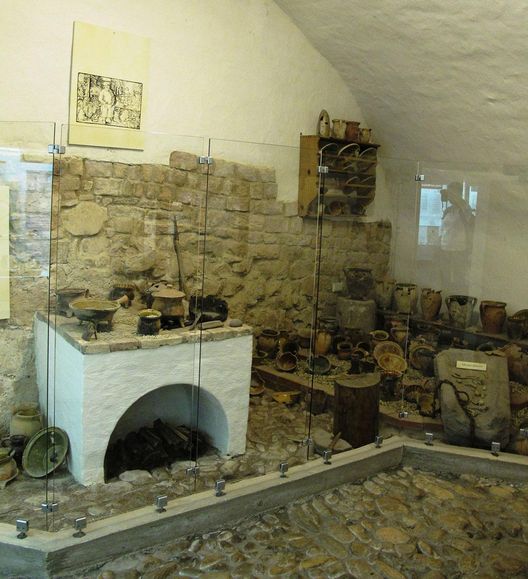 Hochburg Castle, A look inside the kitchen in the castle museum