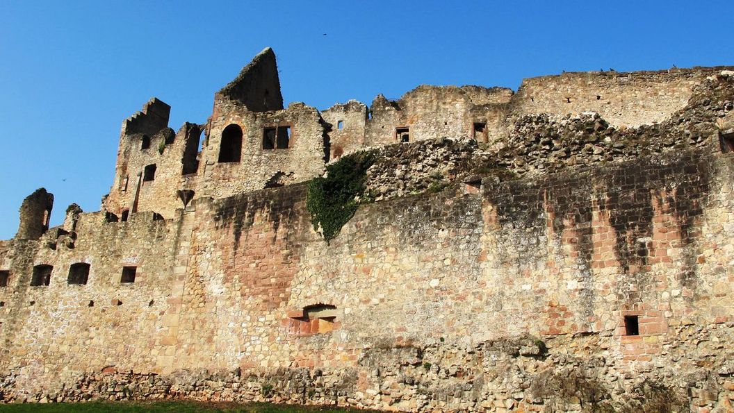 Ruinen der Oberburg der Hochburg bei Emmendingen