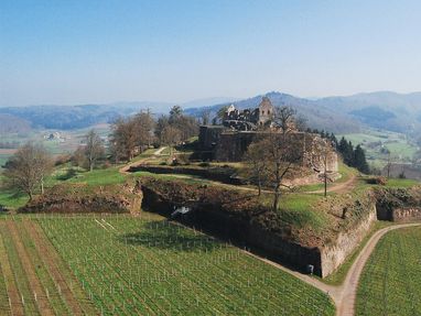 Hochburg bei Emmendingen, die Hochburg steht auf einem Berg